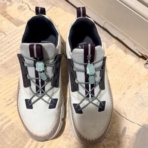 Women's On Cloud Athletic Shoes in White and Gray